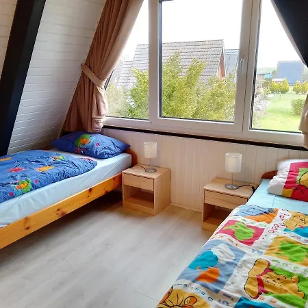 Nurdachhaus Fuxbau *